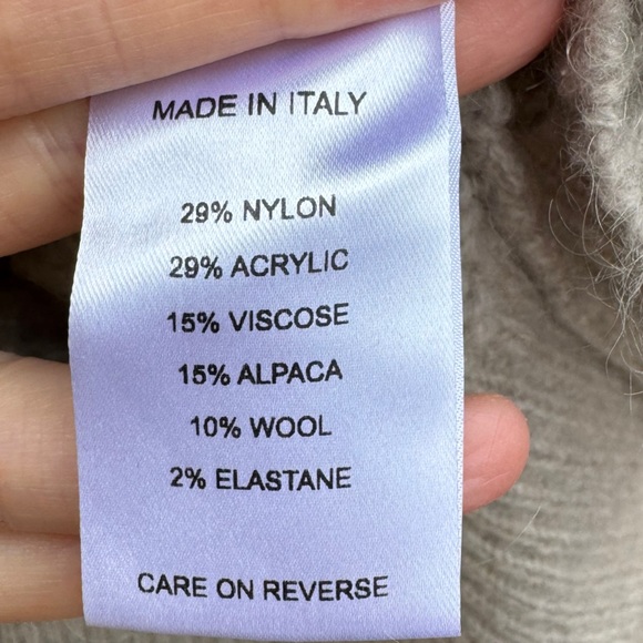 Mia Mai Italian Knit Sweater - Picture 5 of 9